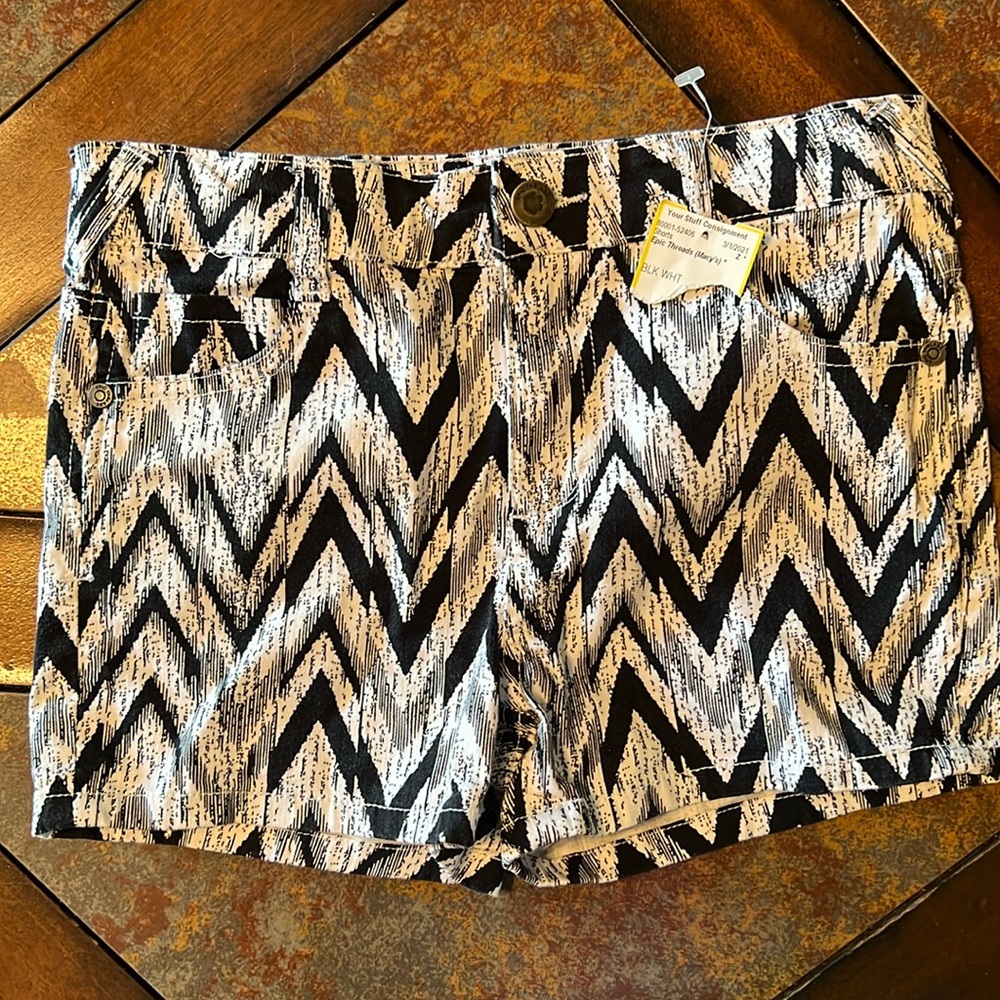 Epic Threads from Macy's size 12 girls. Black and white chevron type print